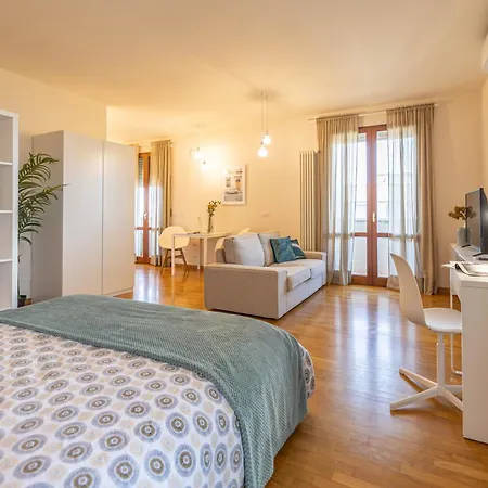 Apartment Comforthouse Luxury Apartment