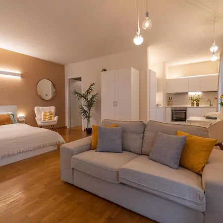 アパート Comforthouse Netflix, Prime, Wifi, Tv, Balcony ラヴェンナ