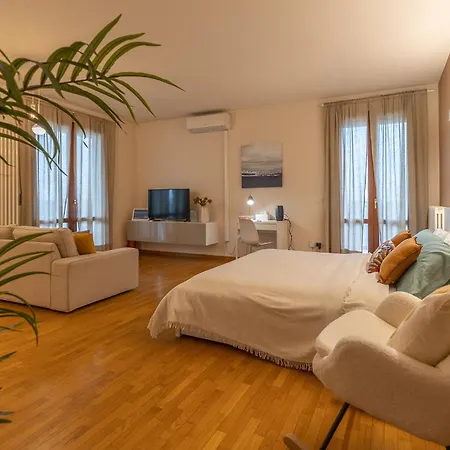 Comforthouse Netflix, Prime, Wifi, Tv, Balcony * ラヴェンナ