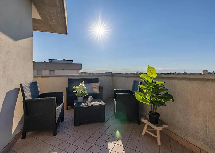 Comforthouse Netflix, Prime, Wifi, Tv, Balcony ラヴェンナ