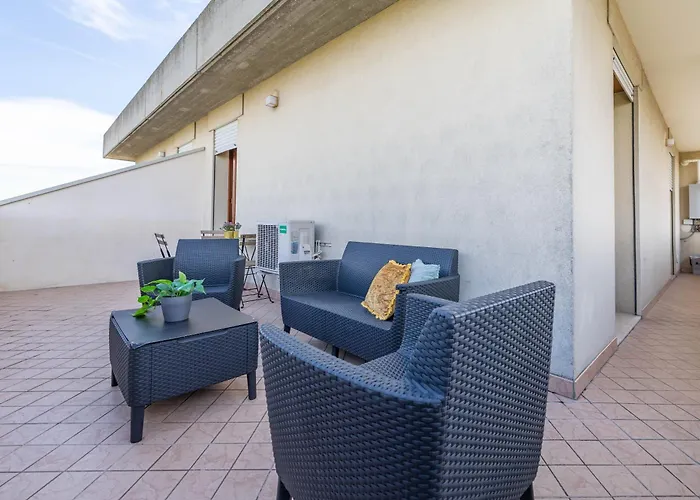 Comforthouse Netflix, Prime, Wifi, Tv, Balcony ラヴェンナ