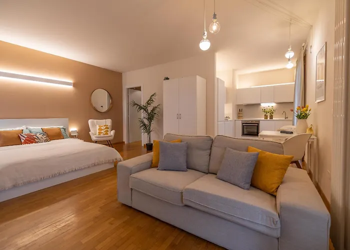 アパート Comforthouse Netflix, Prime, Wifi, Tv, Balcony ラヴェンナ